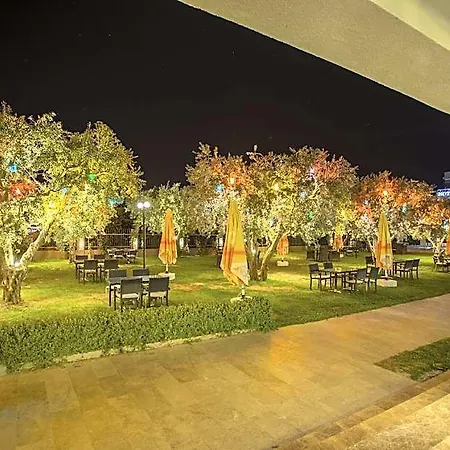 Zeytin Bahcesi מלון 3*