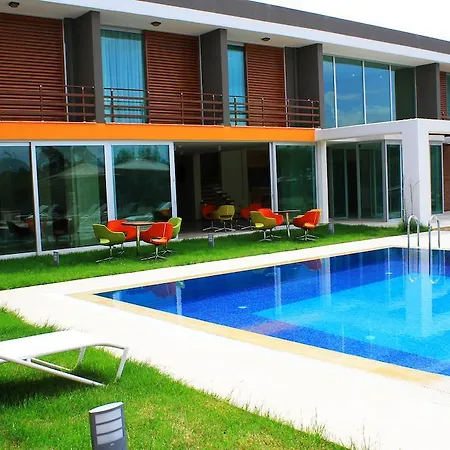 Zeytin Bahcesi מלון 3*